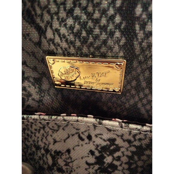 Betsy Johnson snake skin pattern gray silver gold crossbody bag 9"x8" - Picture 3 of 8